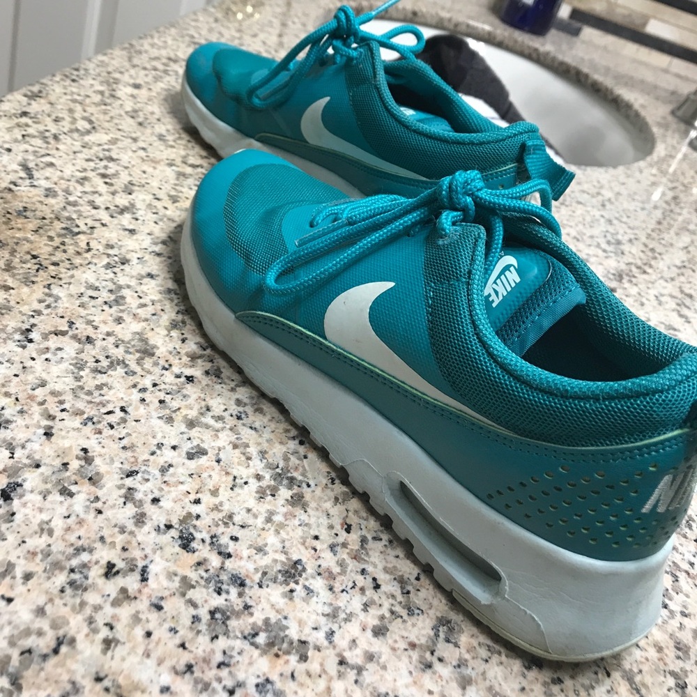 💙NIKE AIR MAX THEA WOMEN’S SHOE