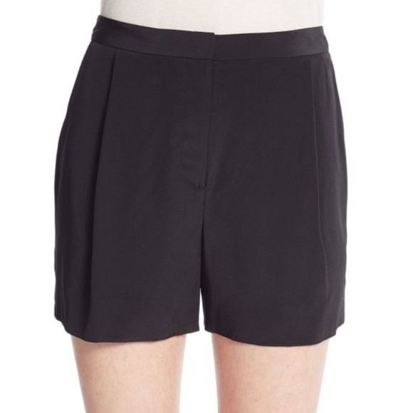 Vince silk shorts 💓💞 - Picture 2 of 2