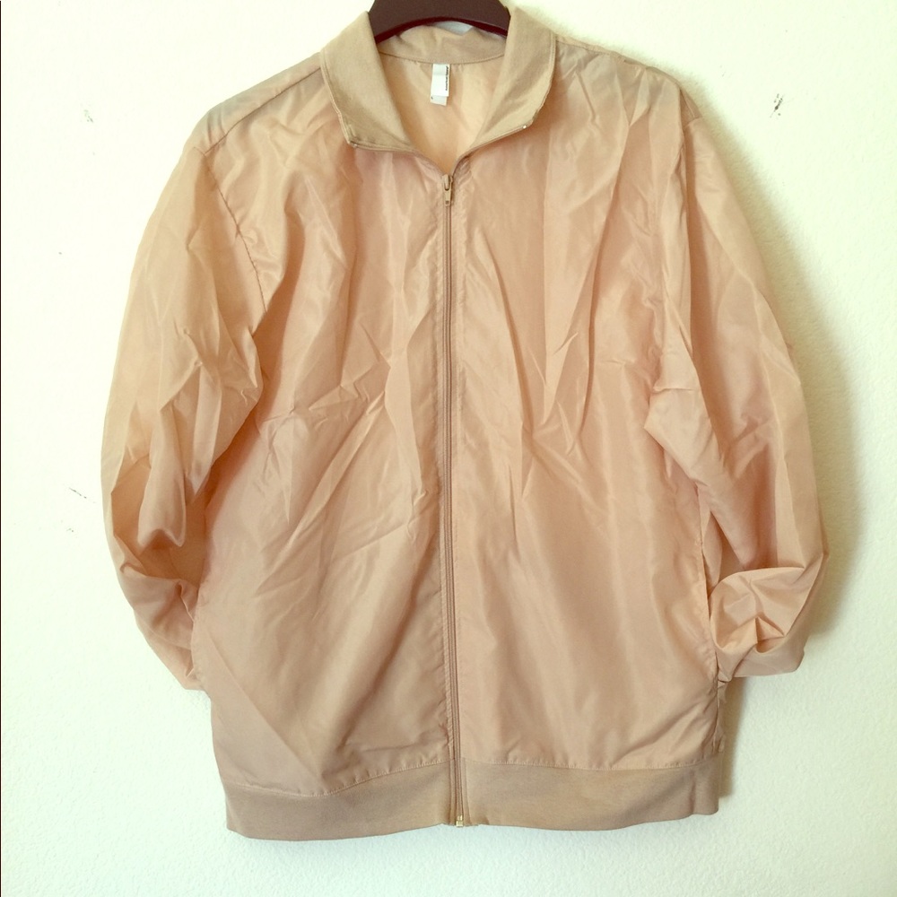 {fall} Tan, lightweight Windbreaker 🌹