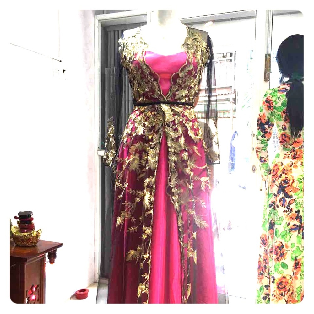 ✂️ONE DAY ONLY✂️NWT Prom dress