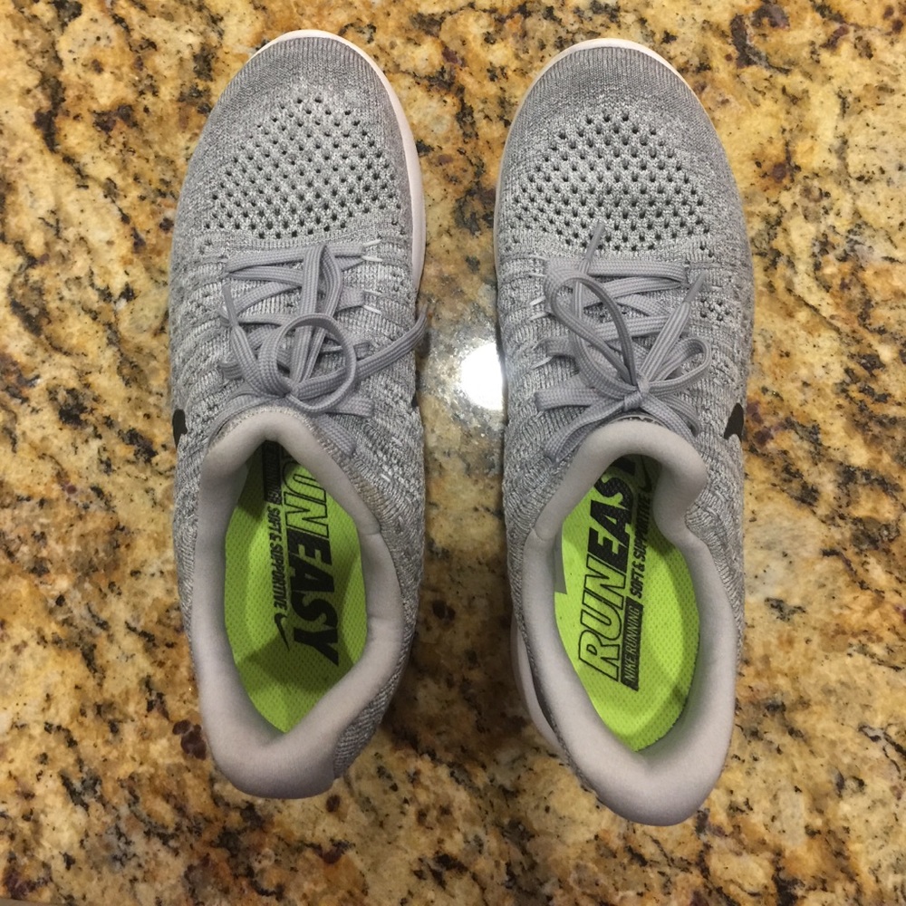 Nike Running Shoes - Picture 2 of 3