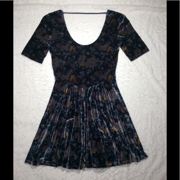 Kimchi Blue Skater Dress Floral Velvet Fit & Flare - Picture 3 of 8