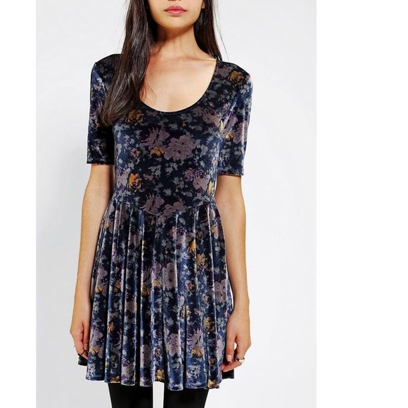 Kimchi Blue Skater Dress Floral Velvet Fit & Flare - Picture 7 of 8