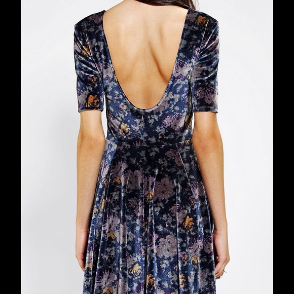 Kimchi Blue Skater Dress Floral Velvet Fit & Flare - Picture 8 of 8