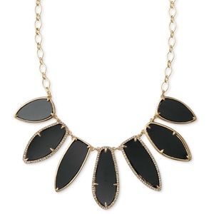 Stella & Dot black 🖤 statement necklace