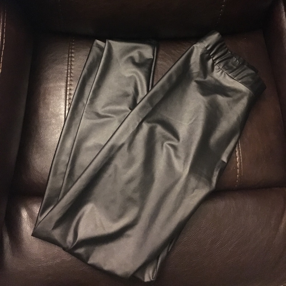Topshop NWT fake leather black leggings size 6