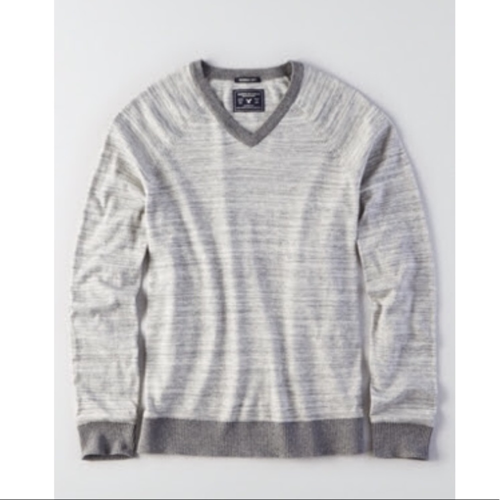 NWT American Eagle v-neck sweater gray