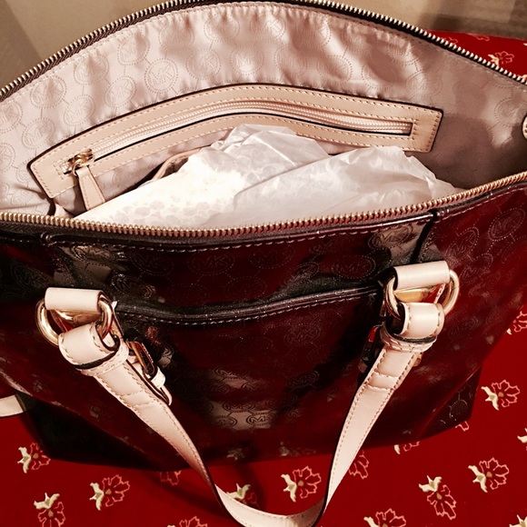 MICHAEL KORS handbag - Picture 2 of 3