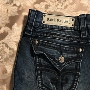 Women’s rock revival jeans 🤗