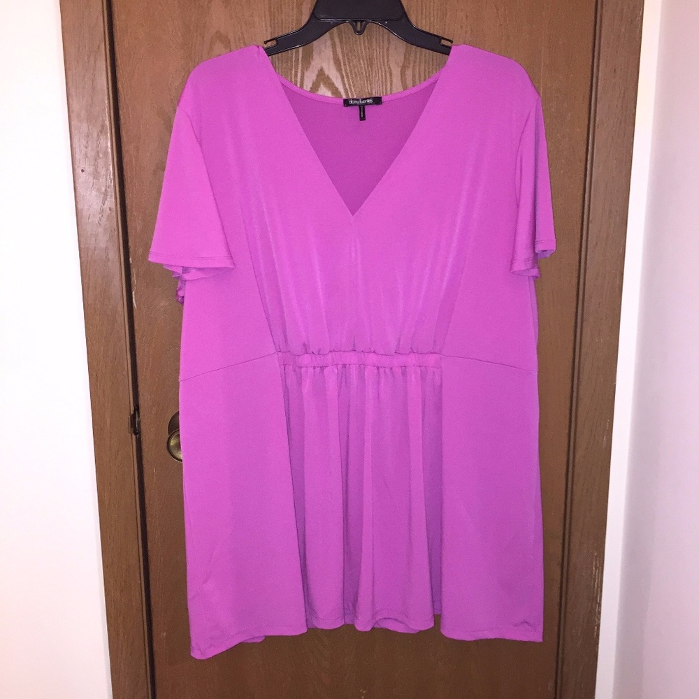 Daisy Fuentes lavender baby doll top