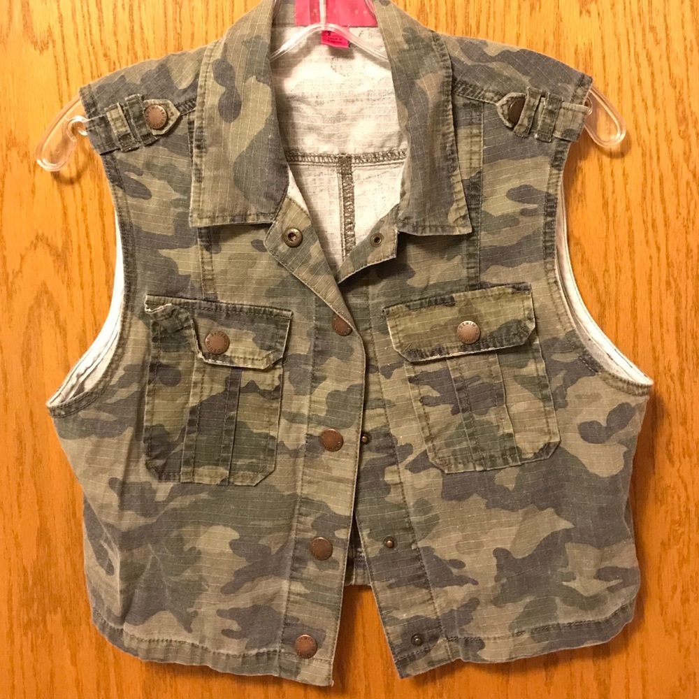 Army print vest