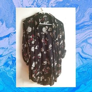 Black Floral 3/4 Top