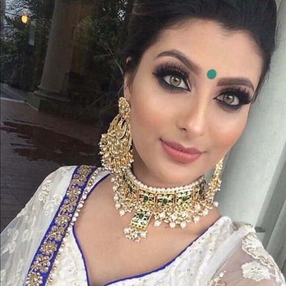 Green choker set - Picture 1 of 6