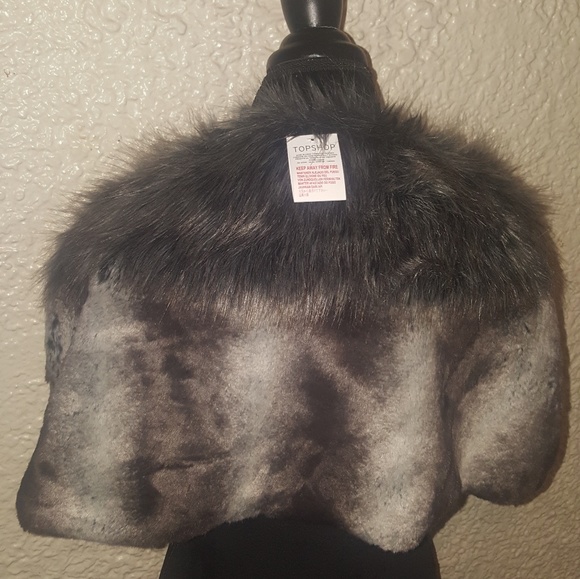 Faux fur cape from topshop - Picture 2 of 4