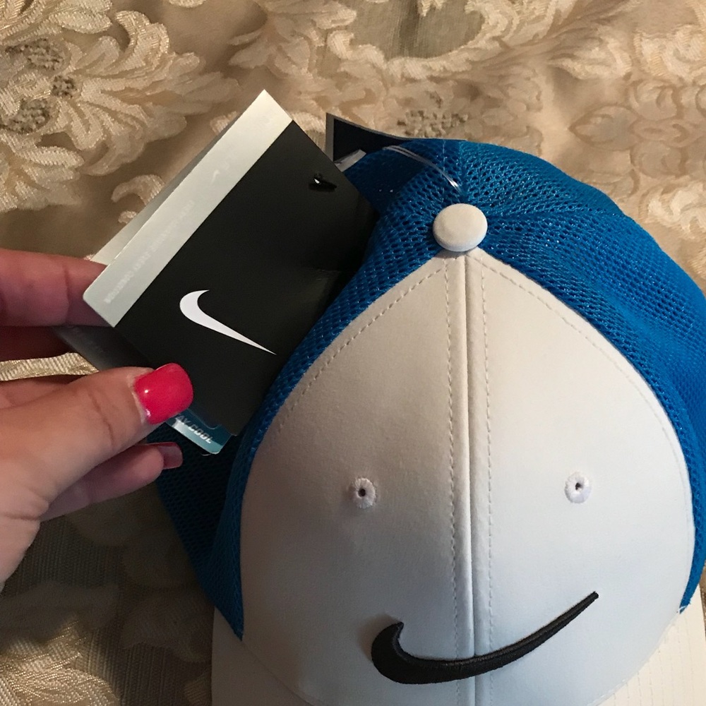 Men’s Nike hat size M/L 🕺🏻