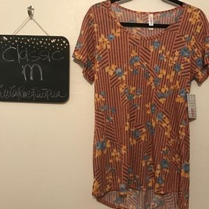 LuLaRoe Classic Tee M. Flower and lined print.