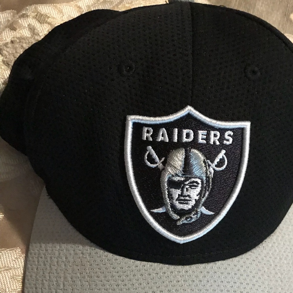 Raiders NFL Hat!
