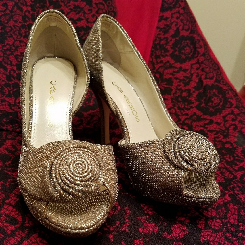 Metallic Rose Caparros