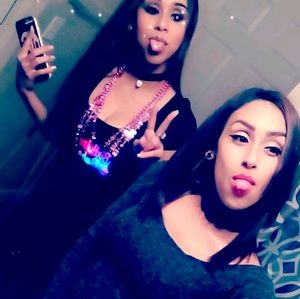 Meet your Posher, Yvette