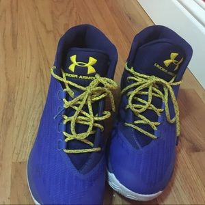 Under armor curry 3"s