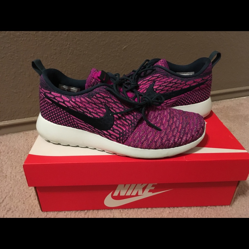 💜Nike Roshe One Flyknit💜