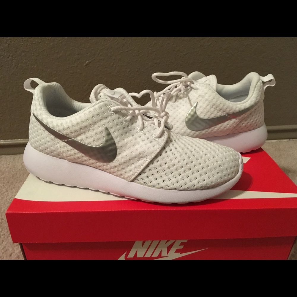 ❄️ Women’s Nike Roshe One Br ❄️