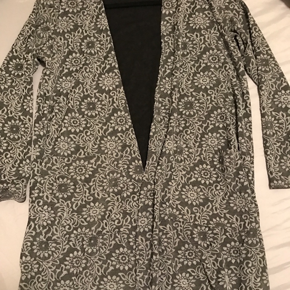 Lularoe Embossed Sarah size small