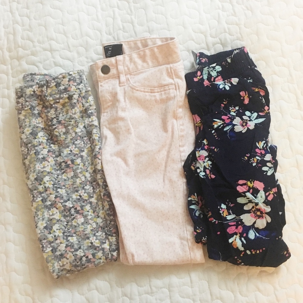 ❌SOLD❌ Girls 5/6 Floral Pants Bundle