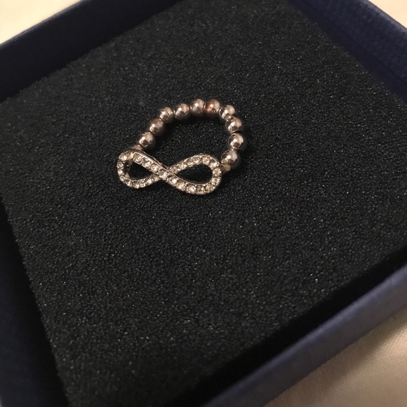 Infinity ring - Picture 1 of 1