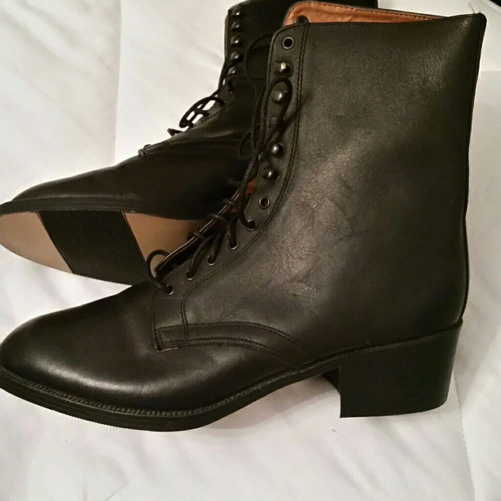 Beautiful leather black tie up boots
