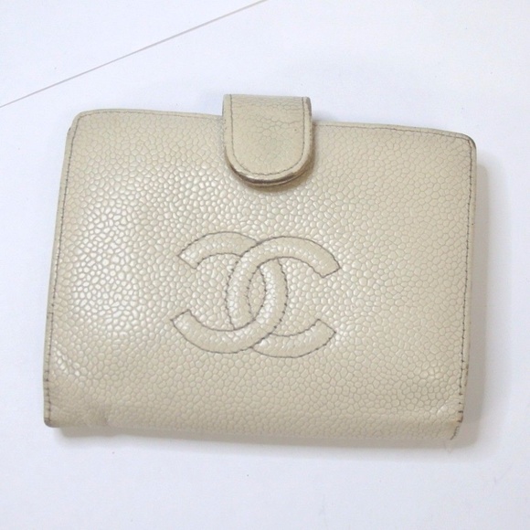 CHANEL Handbags - Auth Vintage CHANEL Stitch Wallet Leather