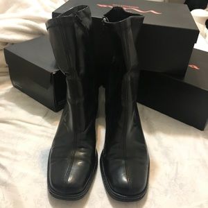 AEROSOLES Black Booties w/ chunky heel