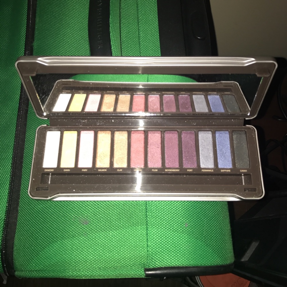 Absolute New York Twilight eyeshadow palette