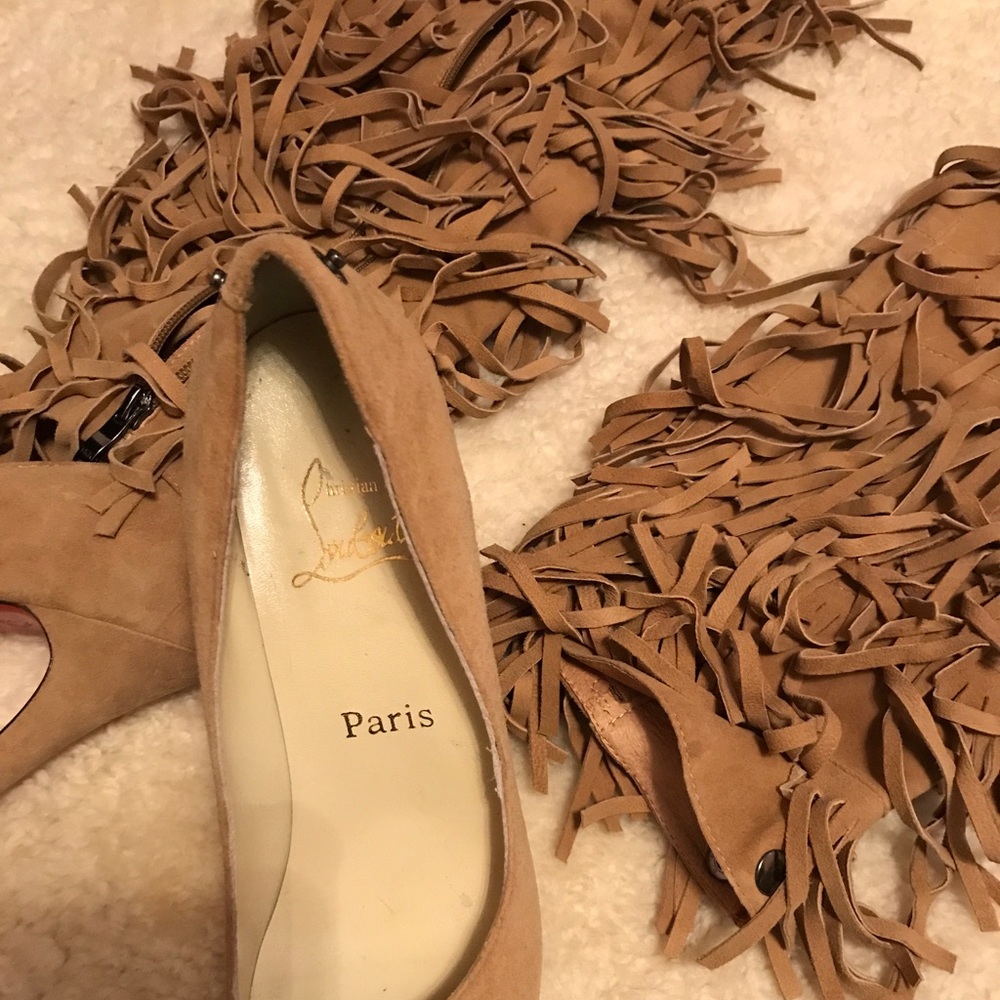 Shoes - Picture 4 of 4