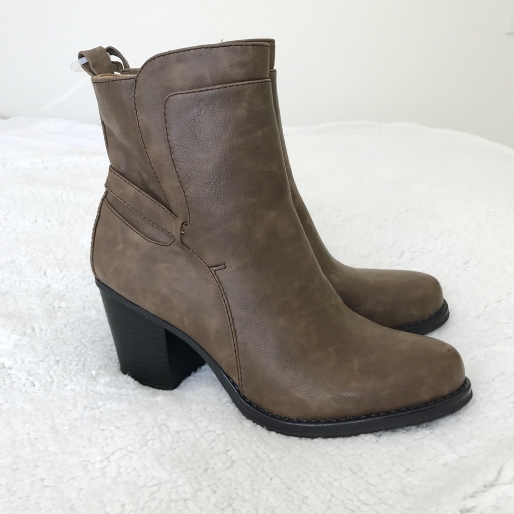 Naturalizer N5 Comfort leather boots in Brown