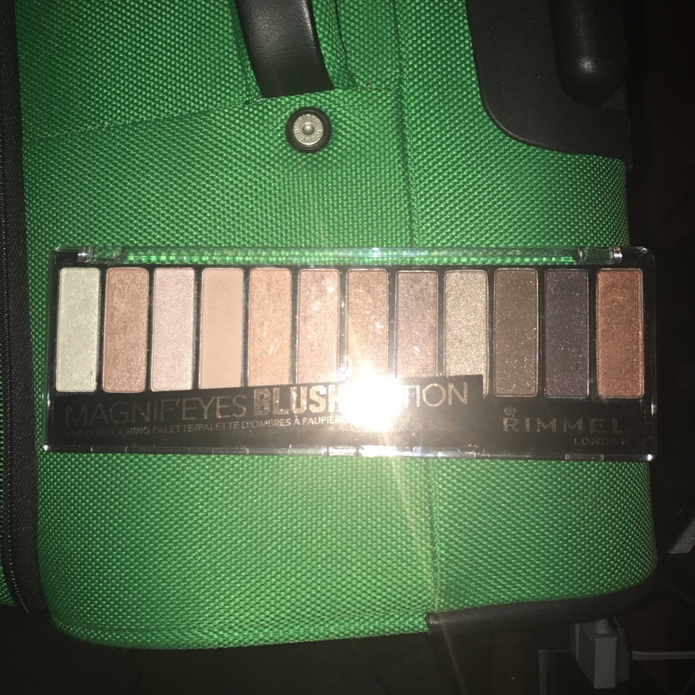 Rimmel magnif'eyes blush edition eyeshadow palette