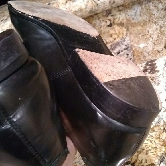 Burrberry men shoe lace main image 6