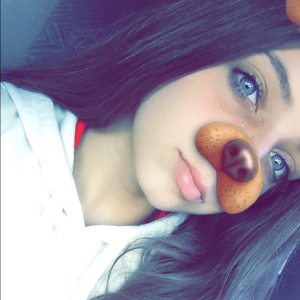 Meet your Posher, Daniela