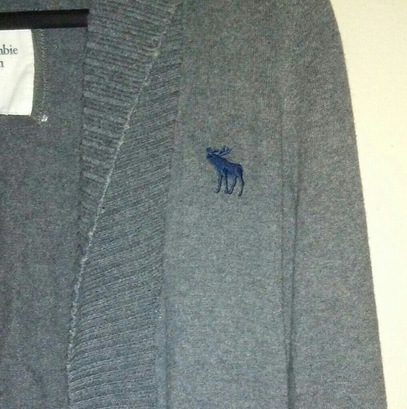 Abercrombie and Fitch Cardigan wool - Picture 2 of 4