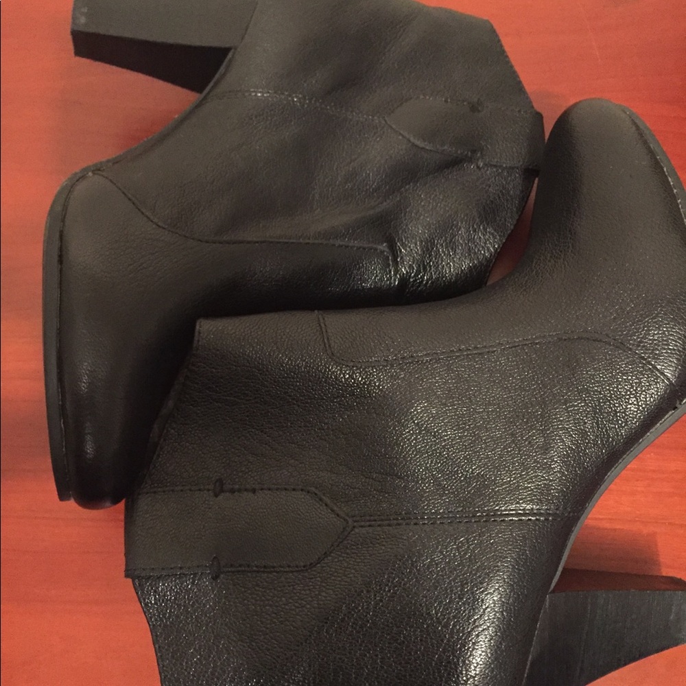 Nine West bootie