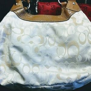 COACH shoulder/hobo purse
