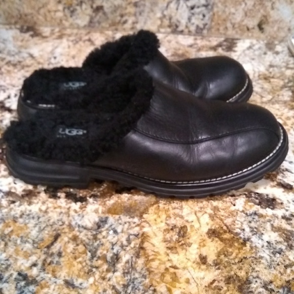 Ugg slip ons shoes - Picture 2 of 7