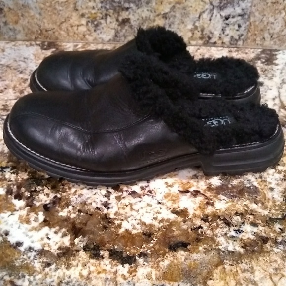 Ugg slip ons shoes - Picture 3 of 7