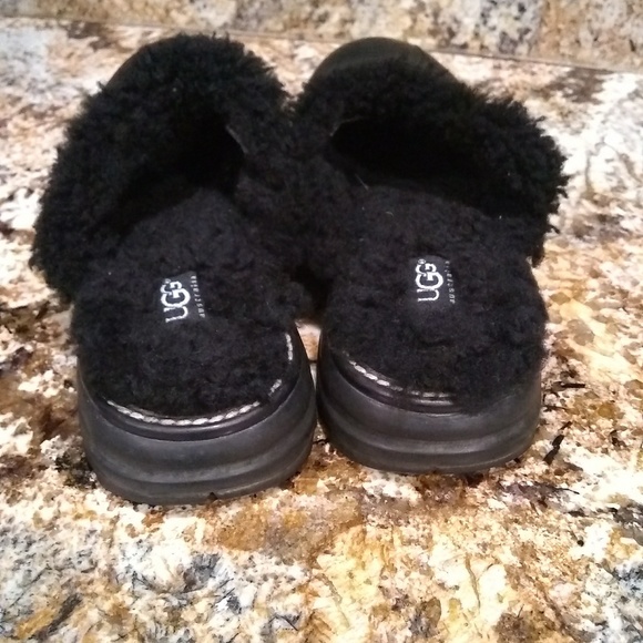 Ugg slip ons shoes - Picture 5 of 7
