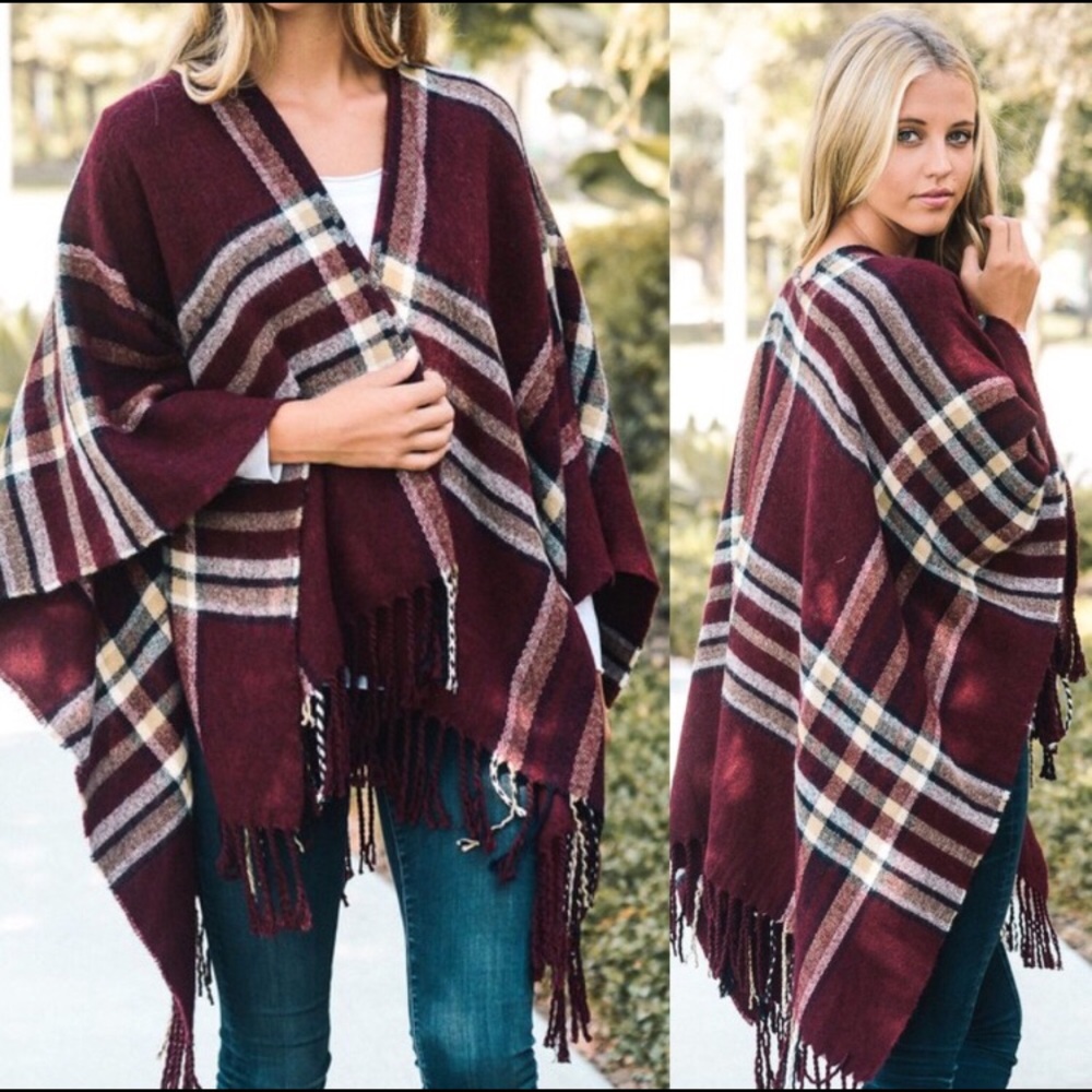 NWT The perfect burgundy poncho ONE SIZE