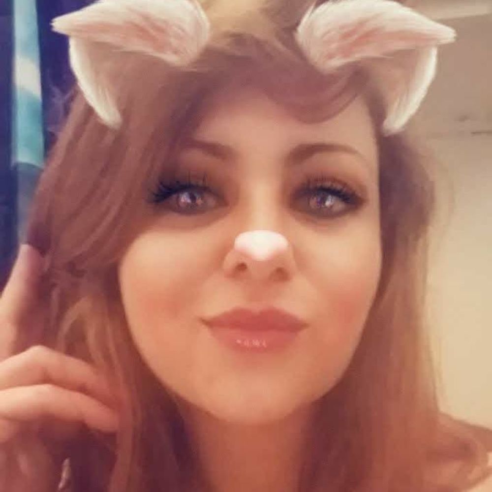 Meet your Posher, Cassandra