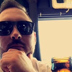 Meet your Posher, Derek