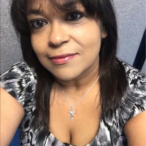 Meet your Posher, Laura