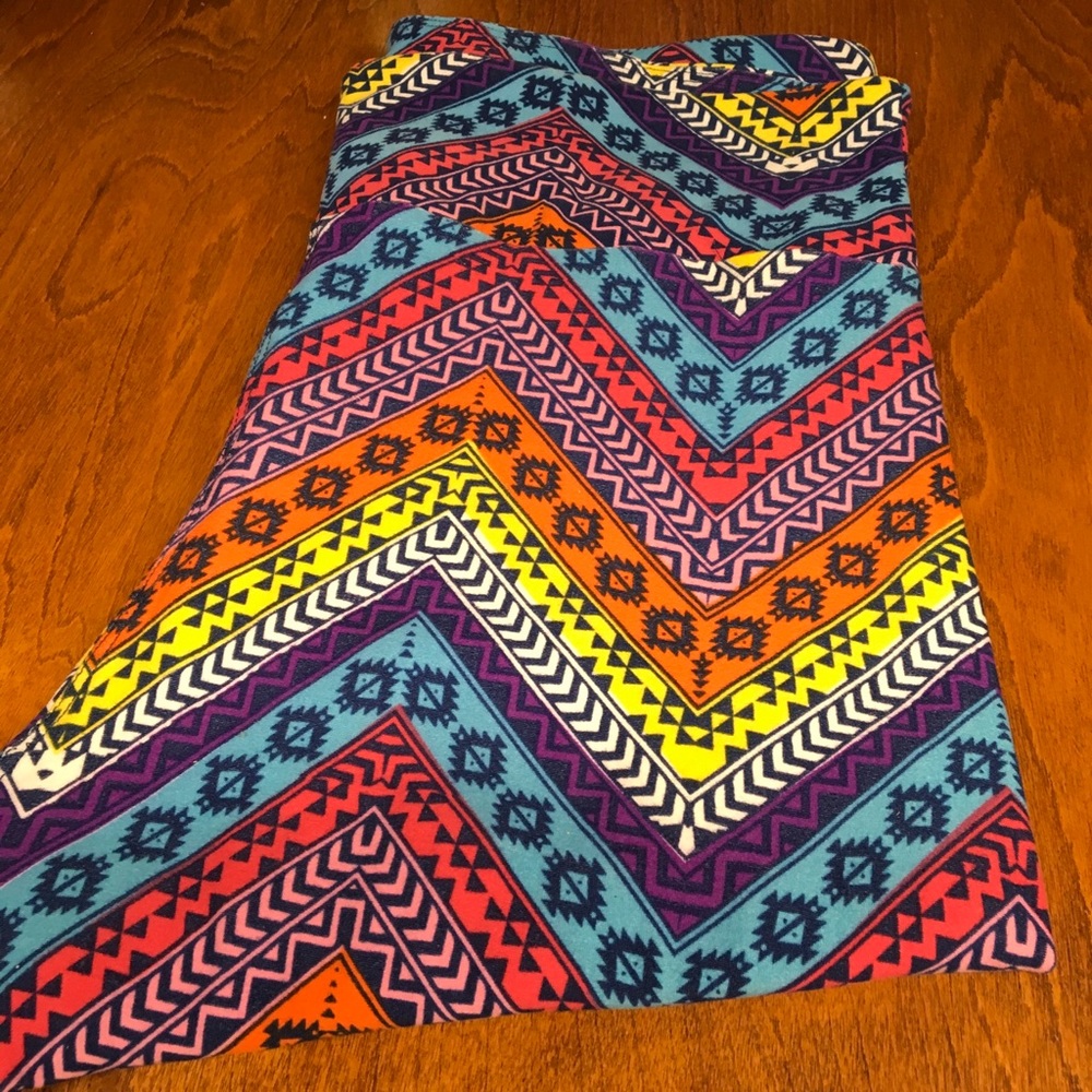 LuLaRoe TC Multicolored Chevron Leggings NWT