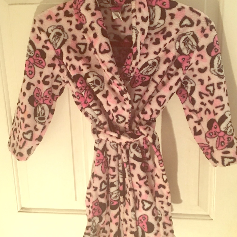Girls Minnie Mouse robe size 7/8 (med).